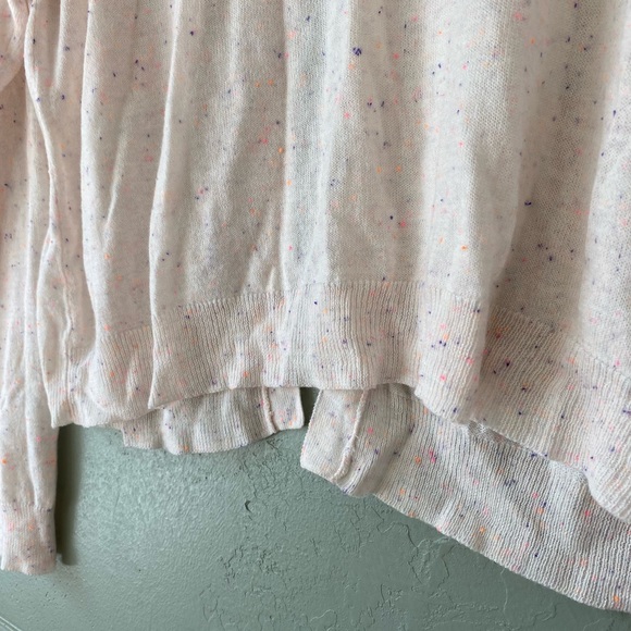 H&M cream colored sweater, size 10, split-back design - Picture 2 of 9